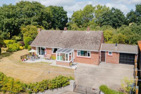Upton Pyne, Exeter, EX5 2 bed detached bungalow for sale