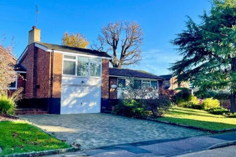 Whadden Chase, Ingatestone, CM4 4 bed detached house for sale