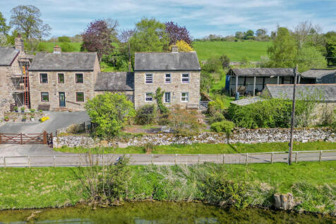 Maulds Meaburn 3 bed link detached house for sale