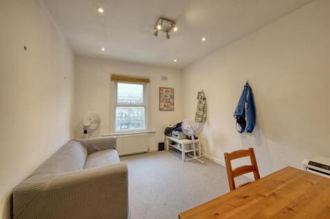 Lansdowne Way, Stockwell SW8 2 bed flat for sale