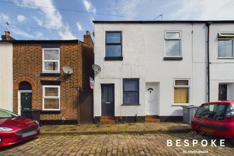 1 bedroom end of terrace house for sale