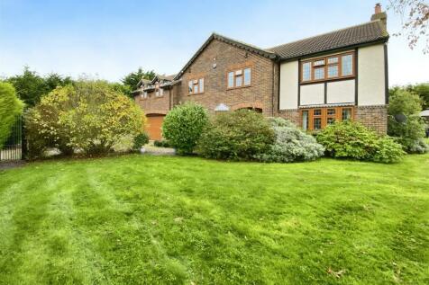 6 bedroom detached house for sale