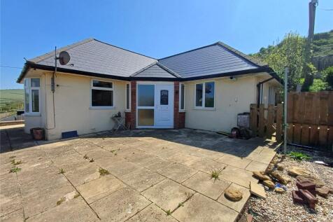 East Cliff, West Bay, Bridport, DT6 2 bed bungalow for sale