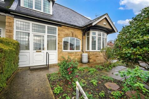 3 bedroom semi-detached bungalow for sale