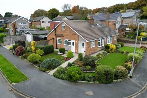 3 bedroom semi-detached bungalow for sale