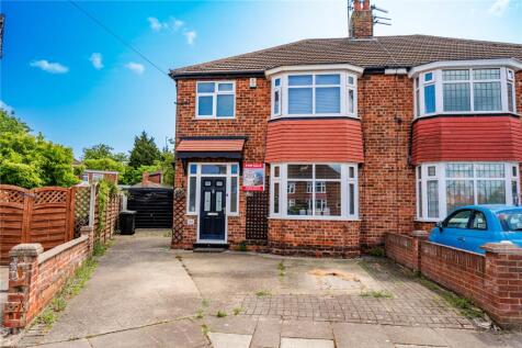 Roundway, Grimsby, Lincolnshire, DN34 3 bed semi