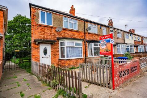 Chelmsford Avenue, Grimsby... 3 bed end of terrace house for sale