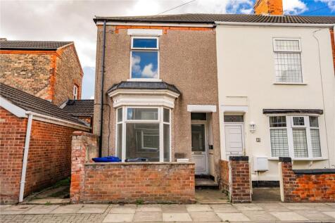 Elm Avenue, Cleethorpes... 2 bed end of terrace house for sale