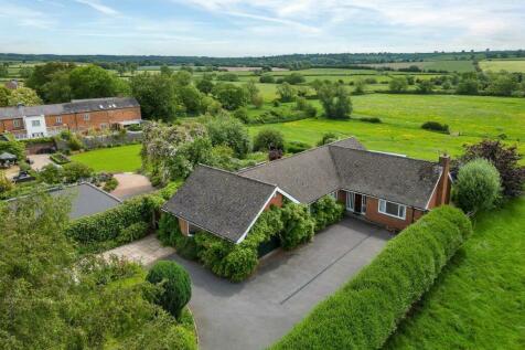 4 bedroom detached bungalow for sale