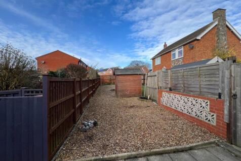 THORPE ROAD, MELTON MOWBRAY 2 bed terraced house for sale