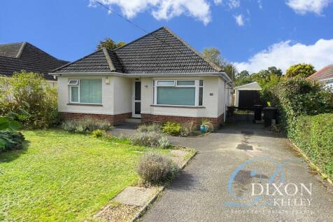 2 bedroom detached bungalow for sale