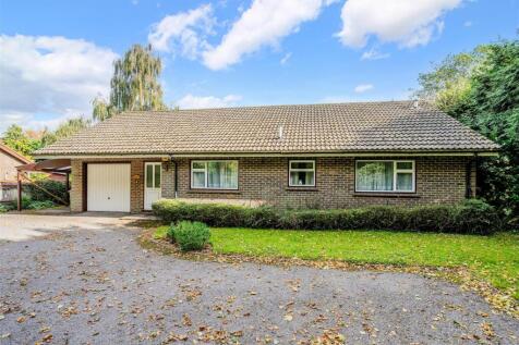 Chipstead, Surrey 3 bed detached bungalow for sale