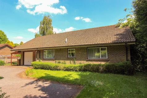 Chipstead Coulsdon Surrey 3 bed detached bungalow for sale