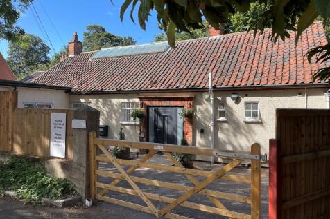 Kings Arms Street, North Walsham 3 bed detached bungalow for sale