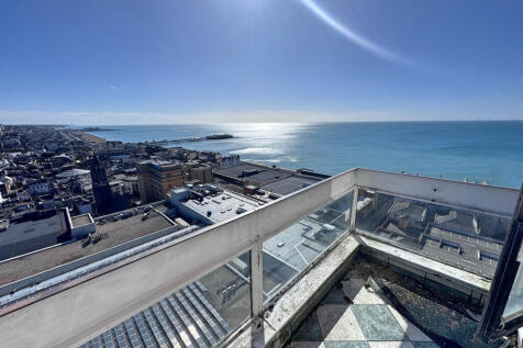 Chartwell Court, Russell Square... 2 bed apartment for sale