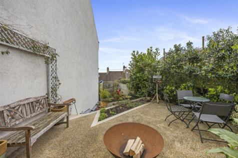 Compton Road, Brighton 2 bed apartment for sale