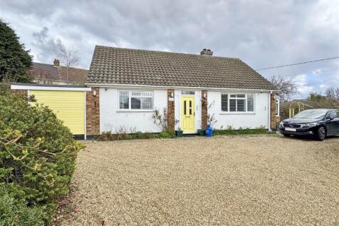 2 bedroom detached bungalow for sale