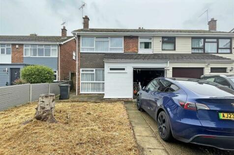 4 bedroom semi-detached house for sale