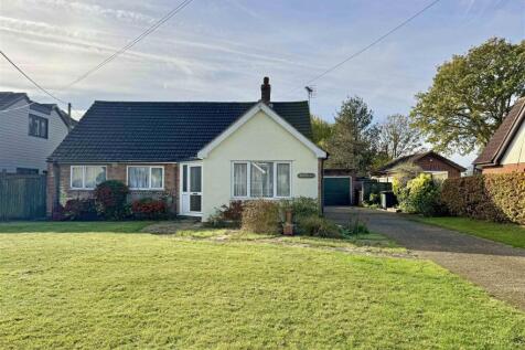 Bannister Green, Felsted, Dunmow 4 bed chalet for sale