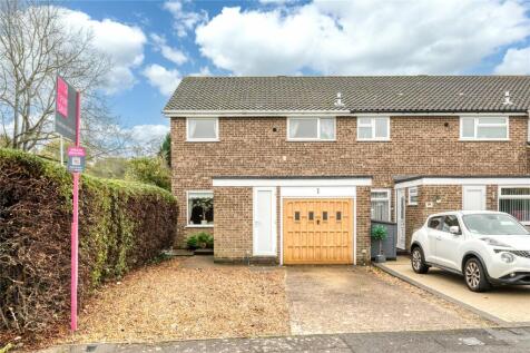 Turnberry, Bracknell, Berkshire, RG12 3 bed end of terrace house for sale