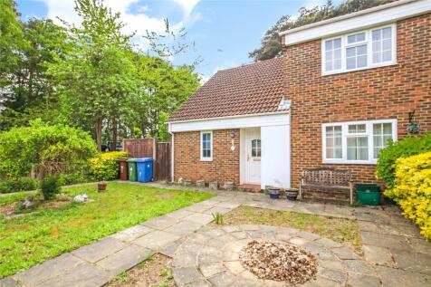 Nuthurst, Bracknell, Berkshire, RG12 3 bed end of terrace house for sale