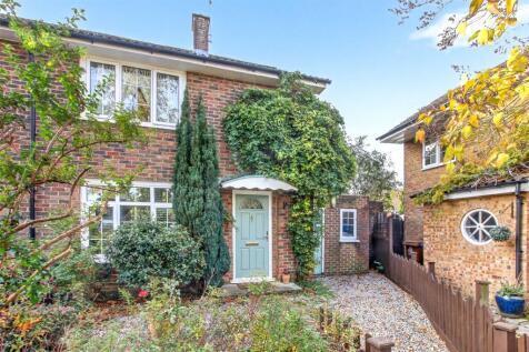 Clive Green, Bracknell, Berkshire, RG12 2 bed end of terrace house for sale
