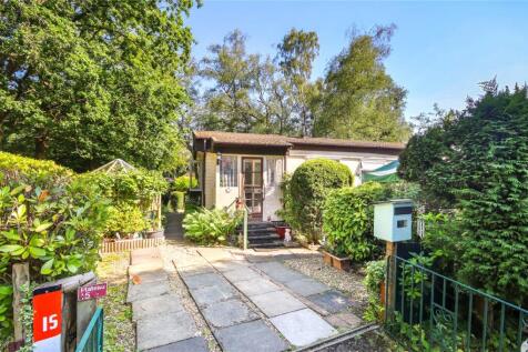 The Plateau, Warfield Park... 3 bed park home for sale