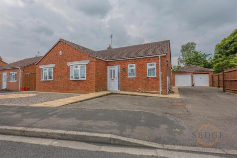 3 bedroom detached bungalow for sale