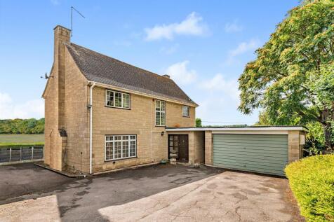 Baunton Near Cirencester. 4 bed detached house for sale