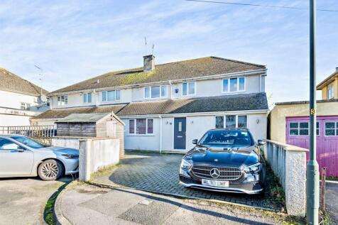 5 bedroom semi-detached house for sale
