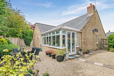Millennium Way, Cirencester 2 bed bungalow for sale