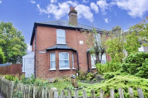 2 bedroom semi-detached house for sale