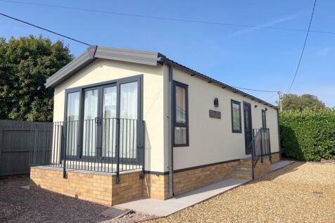 Woodcock Park, Woodcock Road, Warminster 2 bed park home for sale