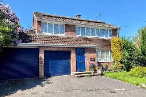 Manor Gardens, Warminster 4 bed detached house for sale