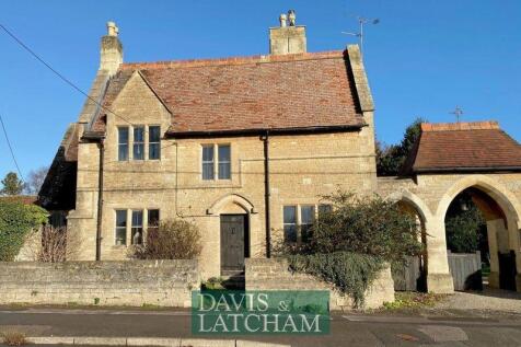 2 bedroom semi-detached house for sale