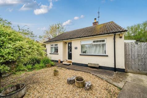South Meadows, Wrington, BS40 2 bed detached bungalow for sale