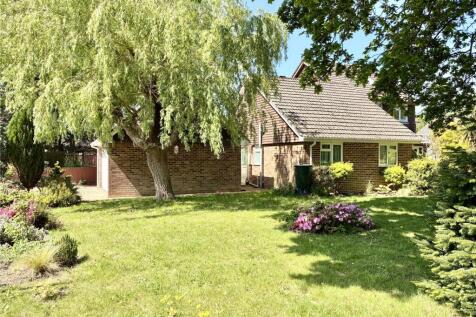 Rosehill Drive, Christchurch BH23 3 bed bungalow for sale