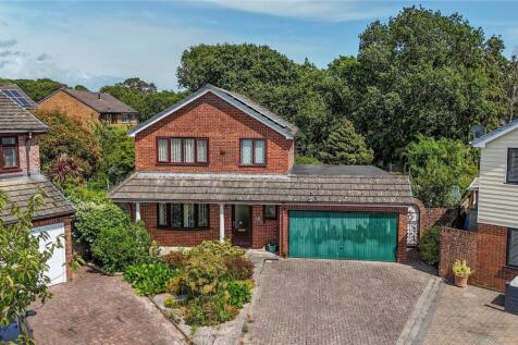 Donnington Drive, Christchurch BH23 4 bed detached house for sale