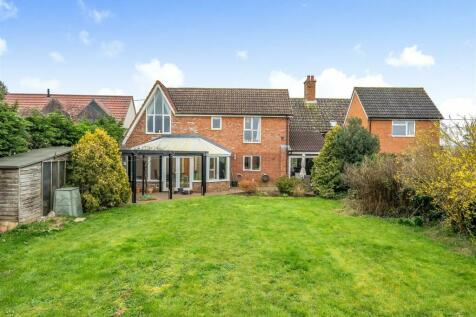 5 bedroom semi-detached house for sale