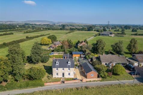 6 bedroom detached house for sale