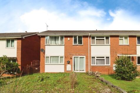 2 bedroom ground floor flat for sale