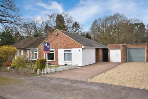 2 bedroom semi-detached bungalow for sale