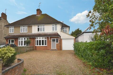 4 bedroom semi-detached house for sale