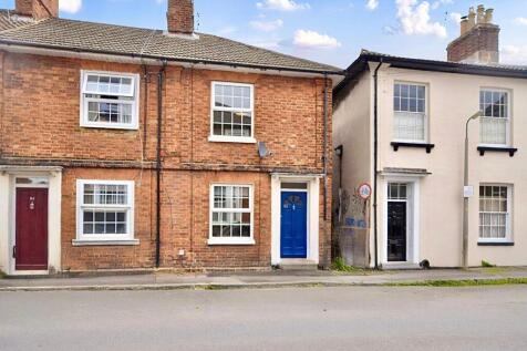 2 bedroom end of terrace house for sale