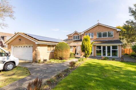 6 bedroom detached house for sale