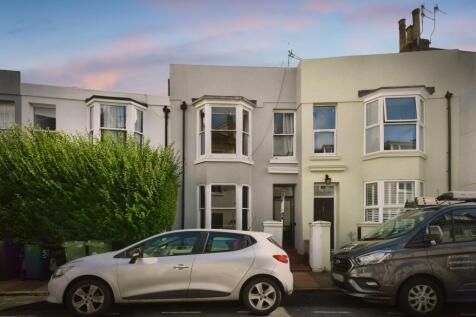 5 bedroom terraced house for sale