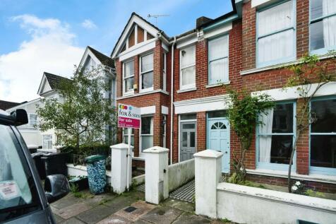 4 bedroom terraced house for sale