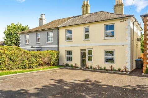 4 bedroom semi-detached house for sale