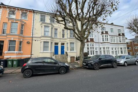 13 bedroom terraced house for sale