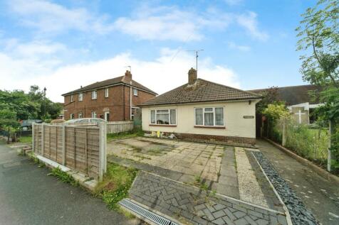 2 bedroom detached bungalow for sale